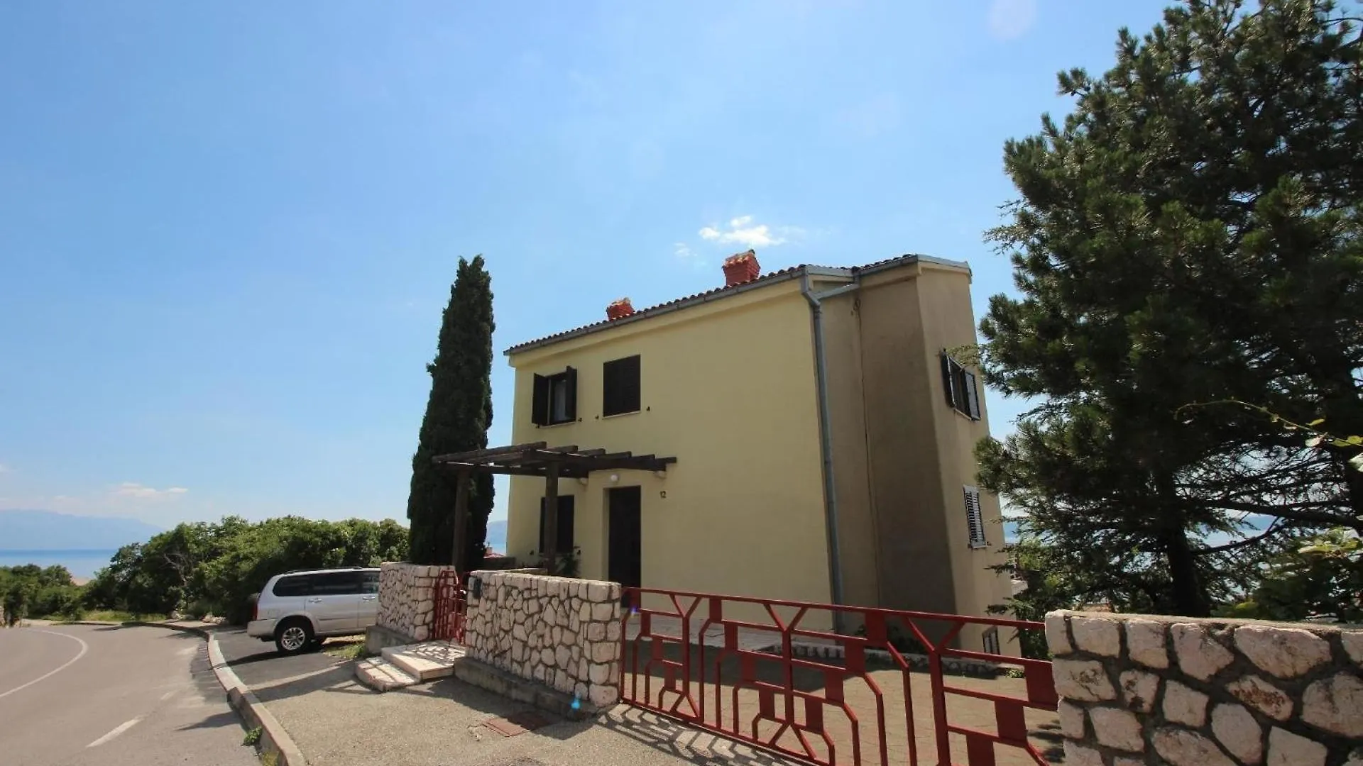 Apartment Fuer Zwei Erwachsene Und Zwei Kinder Novi Vinodolski 0*,  Croatia