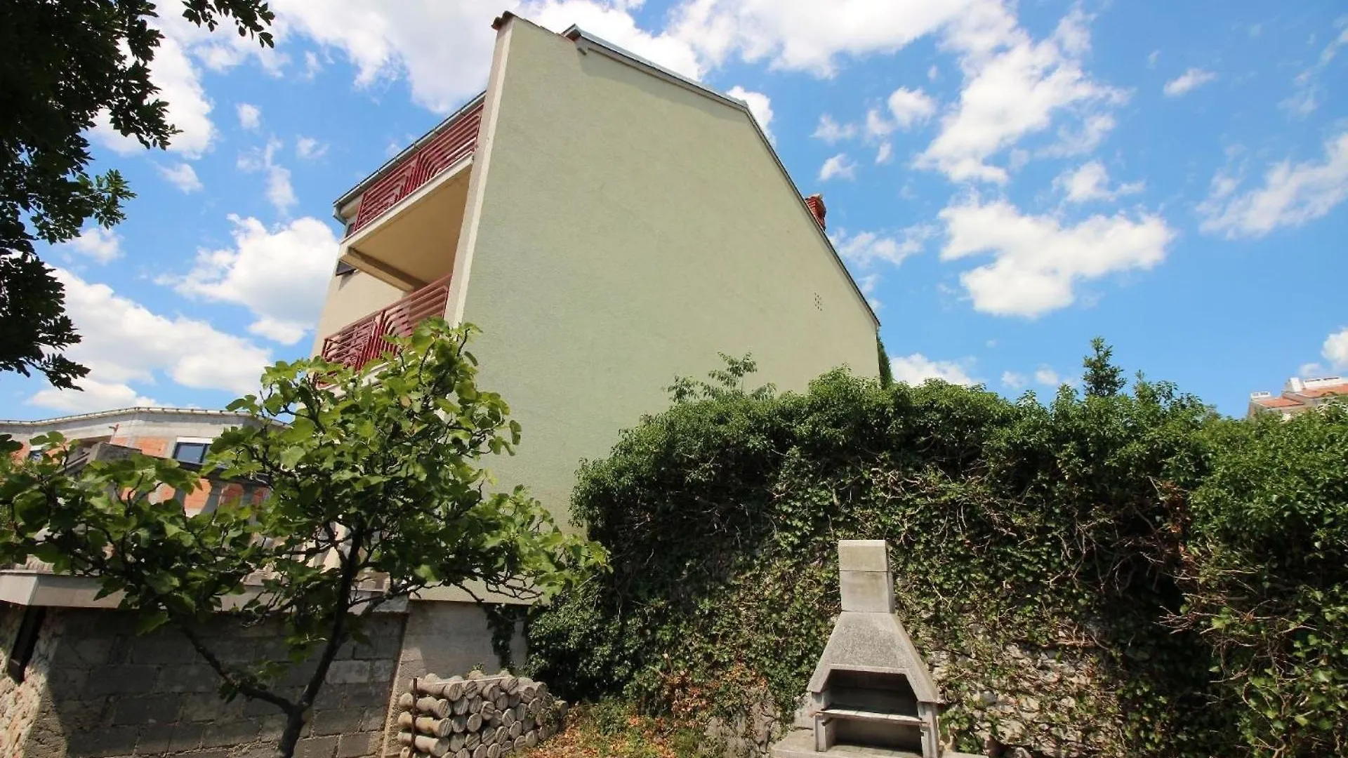 Apartment Fuer Zwei Erwachsene Und Zwei Kinder Novi Vinodolski